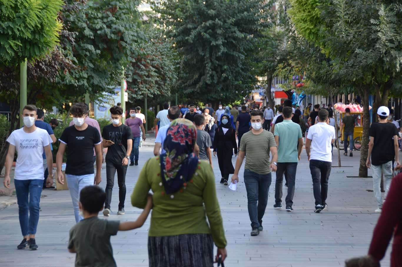 Siirt'te piknik ve mesire yerleri dışında ormana giriş çıkışlar yasaklandı Siirt'te piknik ve mesire yerleri dışında ormana giriş çıkışlar yasaklandı